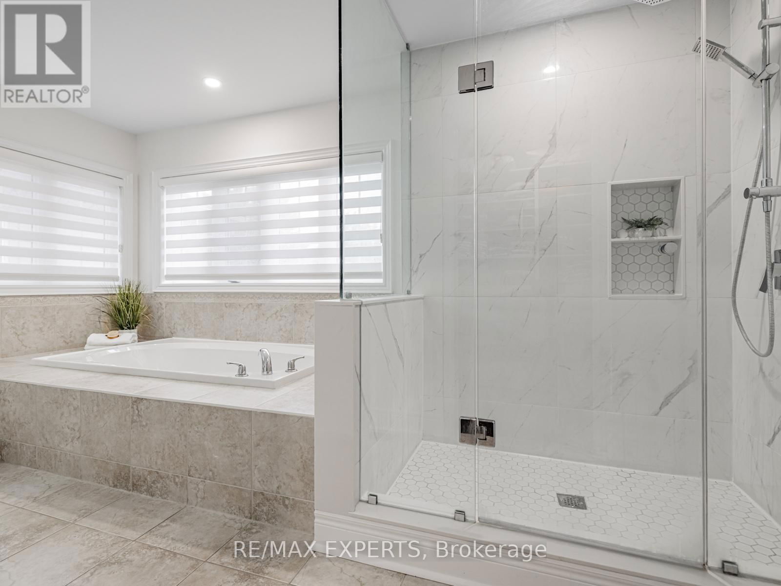 176 SIR STEVENS DRIVE Image 20