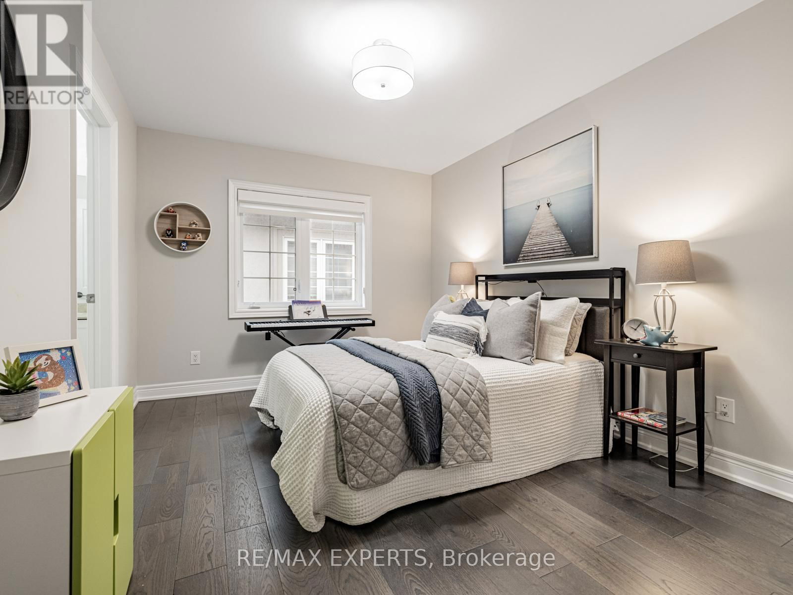 176 SIR STEVENS DRIVE Image 23