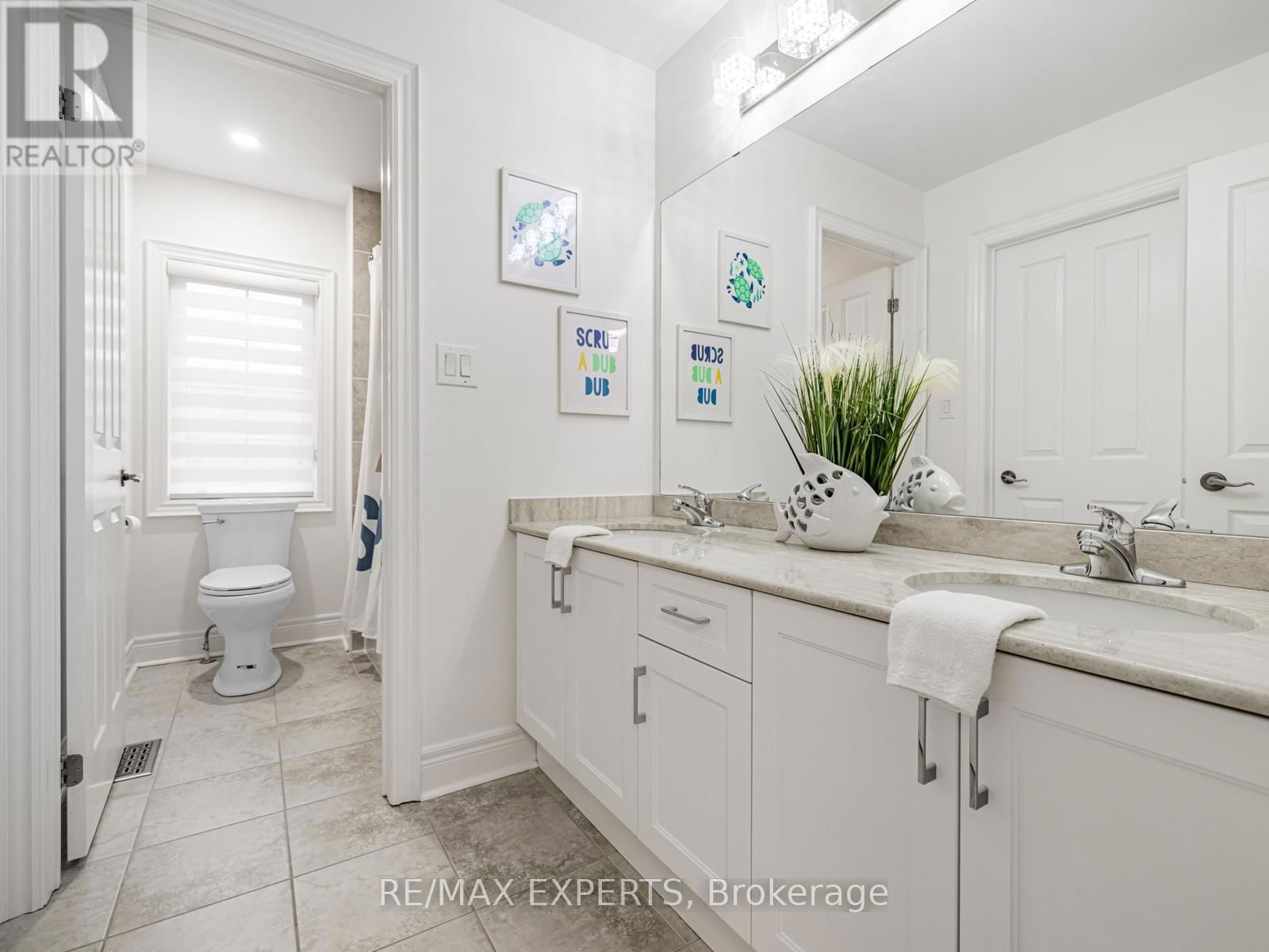 176 SIR STEVENS DRIVE Image 26