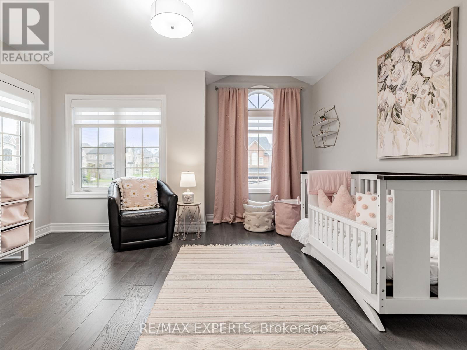 176 SIR STEVENS DRIVE Image 27