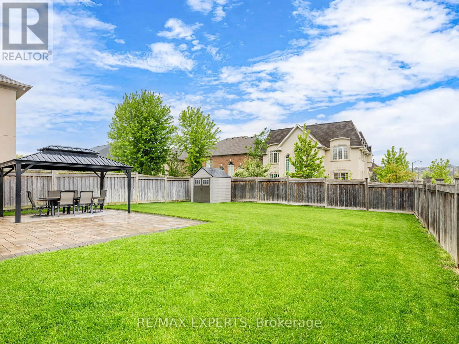 176 SIR STEVENS DRIVE Image 35