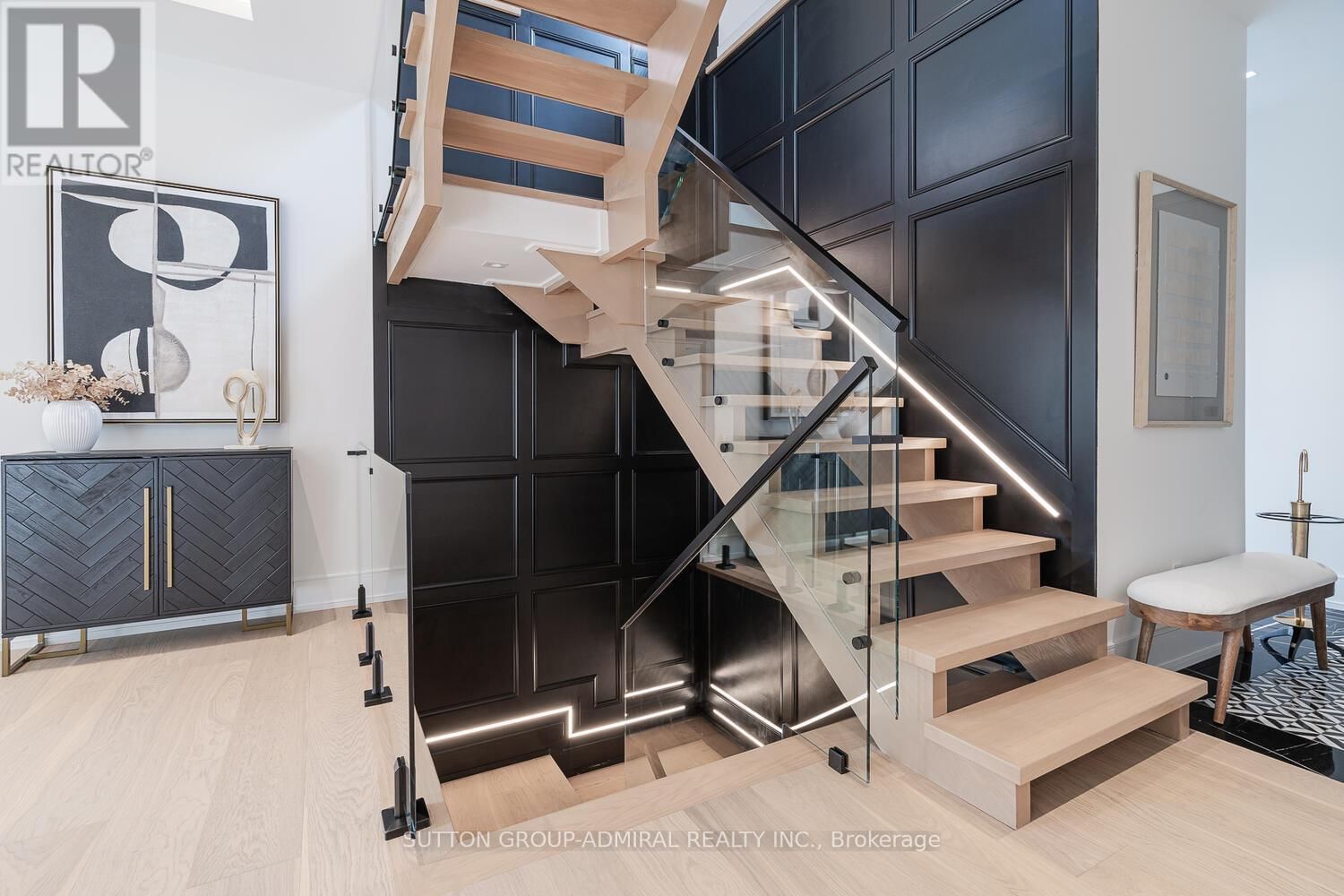 98 BABCOMBE DRIVE Image 16