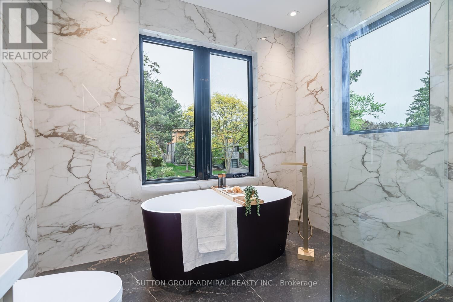 98 BABCOMBE DRIVE Image 24