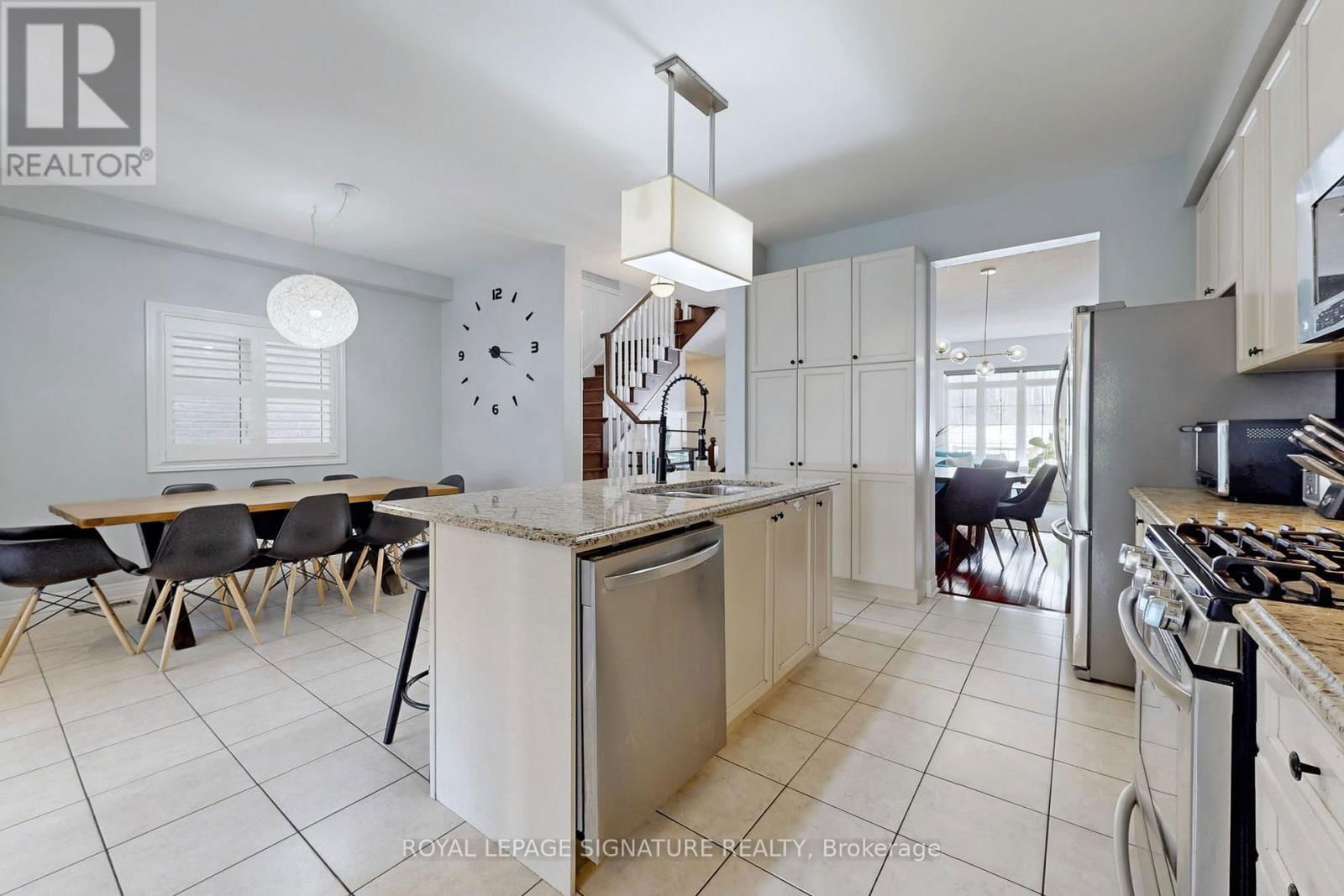 72 AUTUMN GLOW DRIVE Image 10
