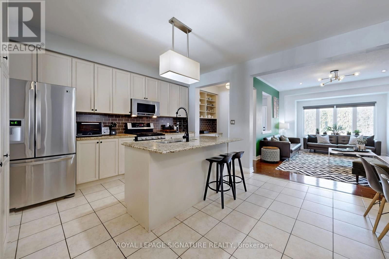 72 AUTUMN GLOW DRIVE Image 8