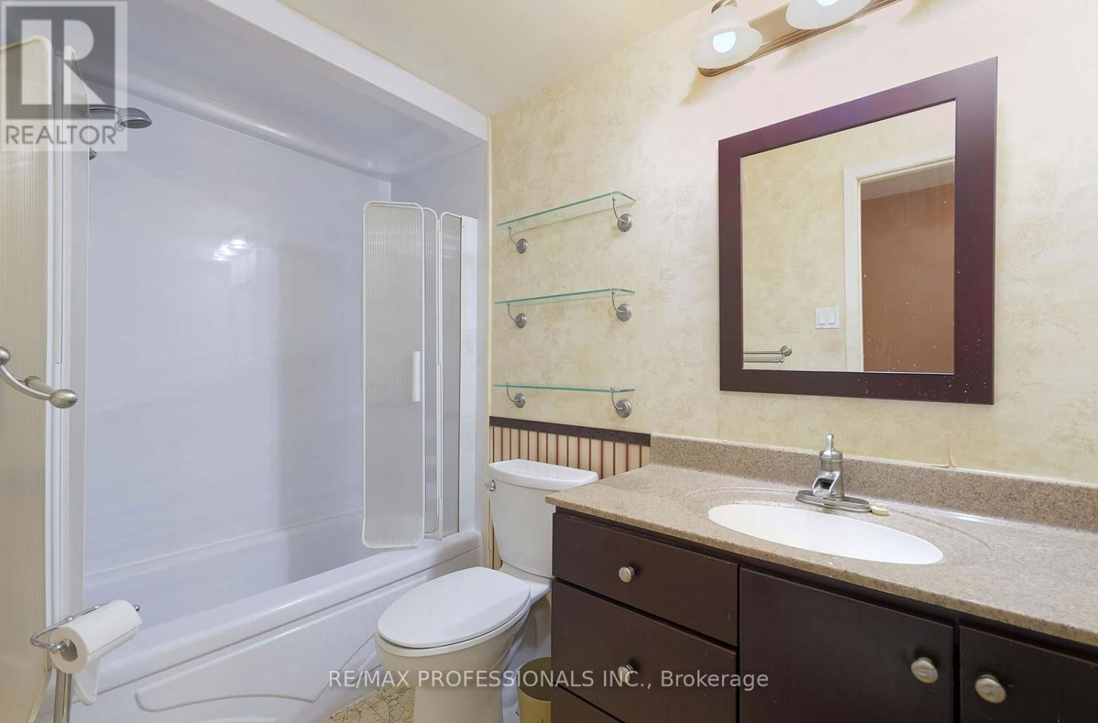 57 DONNAMORA CRESCENT Image 26