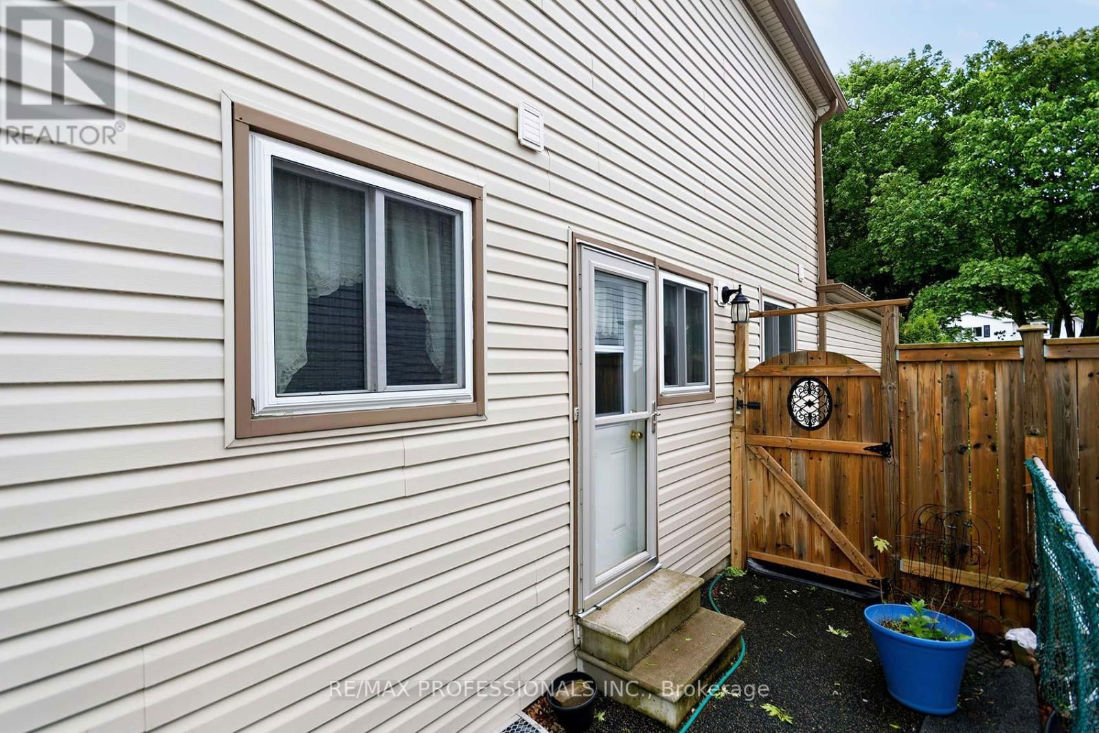 57 DONNAMORA CRESCENT Image 29