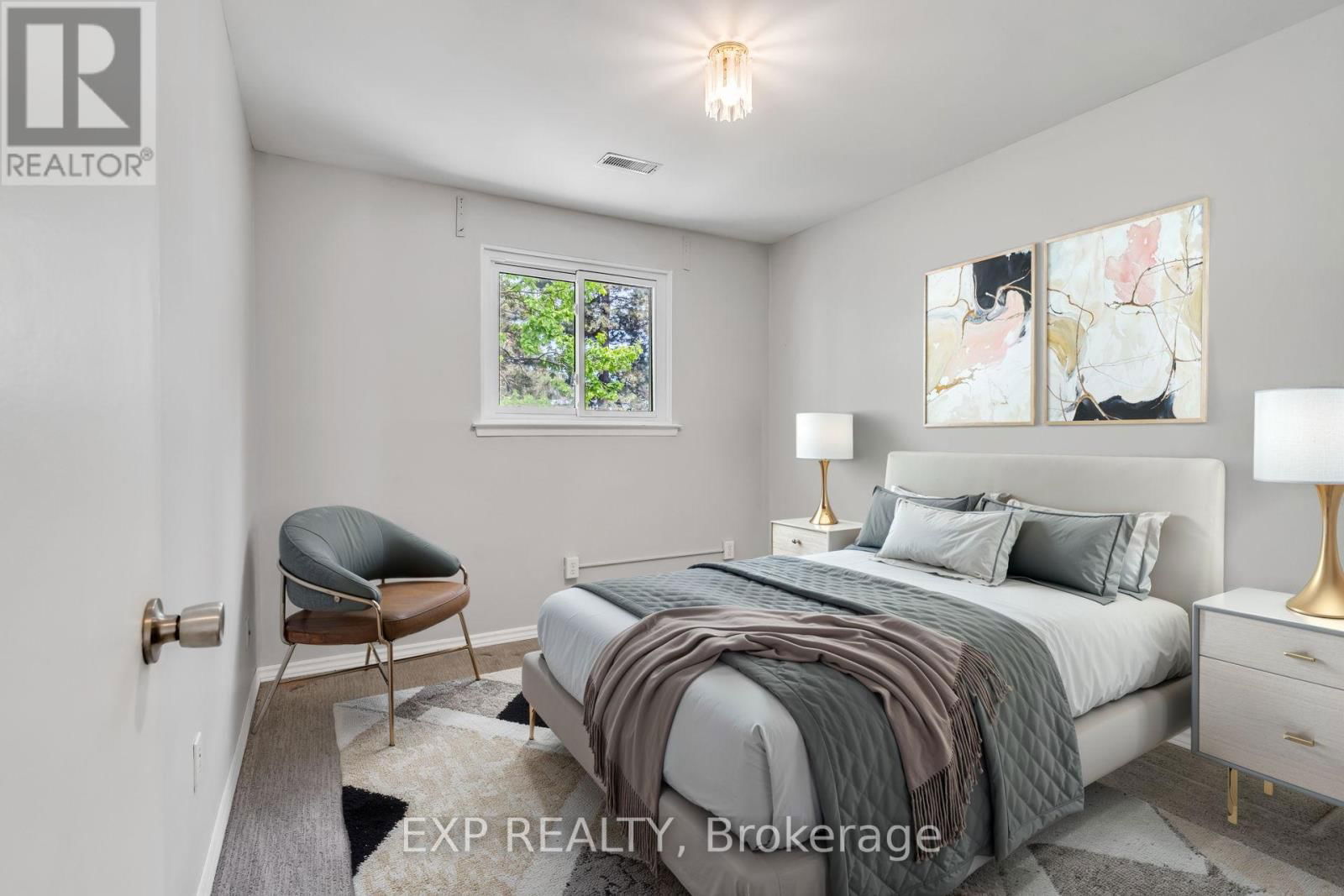 325 - 22 NILES WAY Image 10