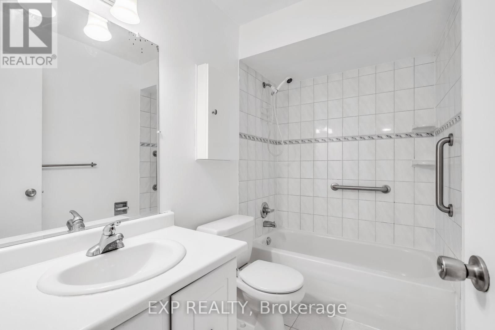 325 - 22 NILES WAY Image 12