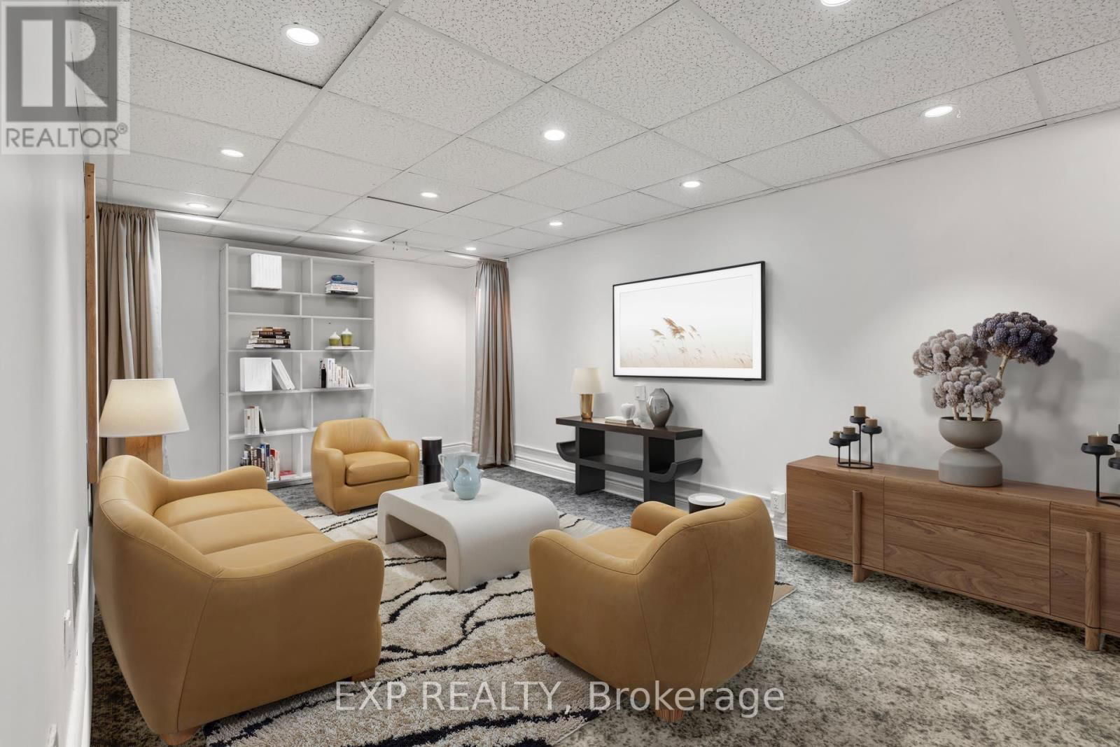 325 - 22 NILES WAY Image 13