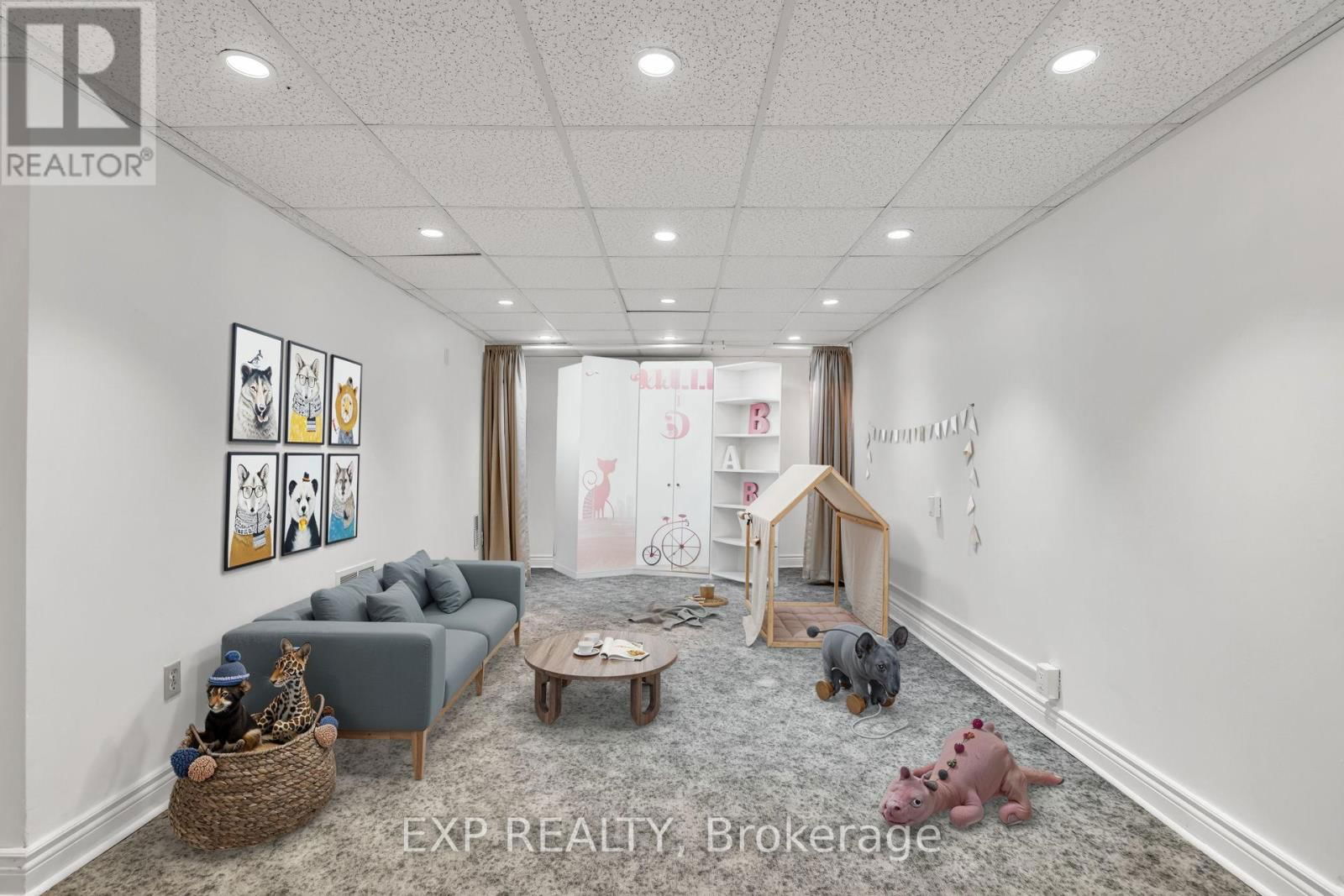 325 - 22 NILES WAY Image 14