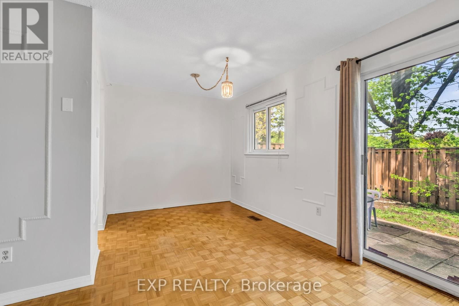 325 - 22 NILES WAY Image 22