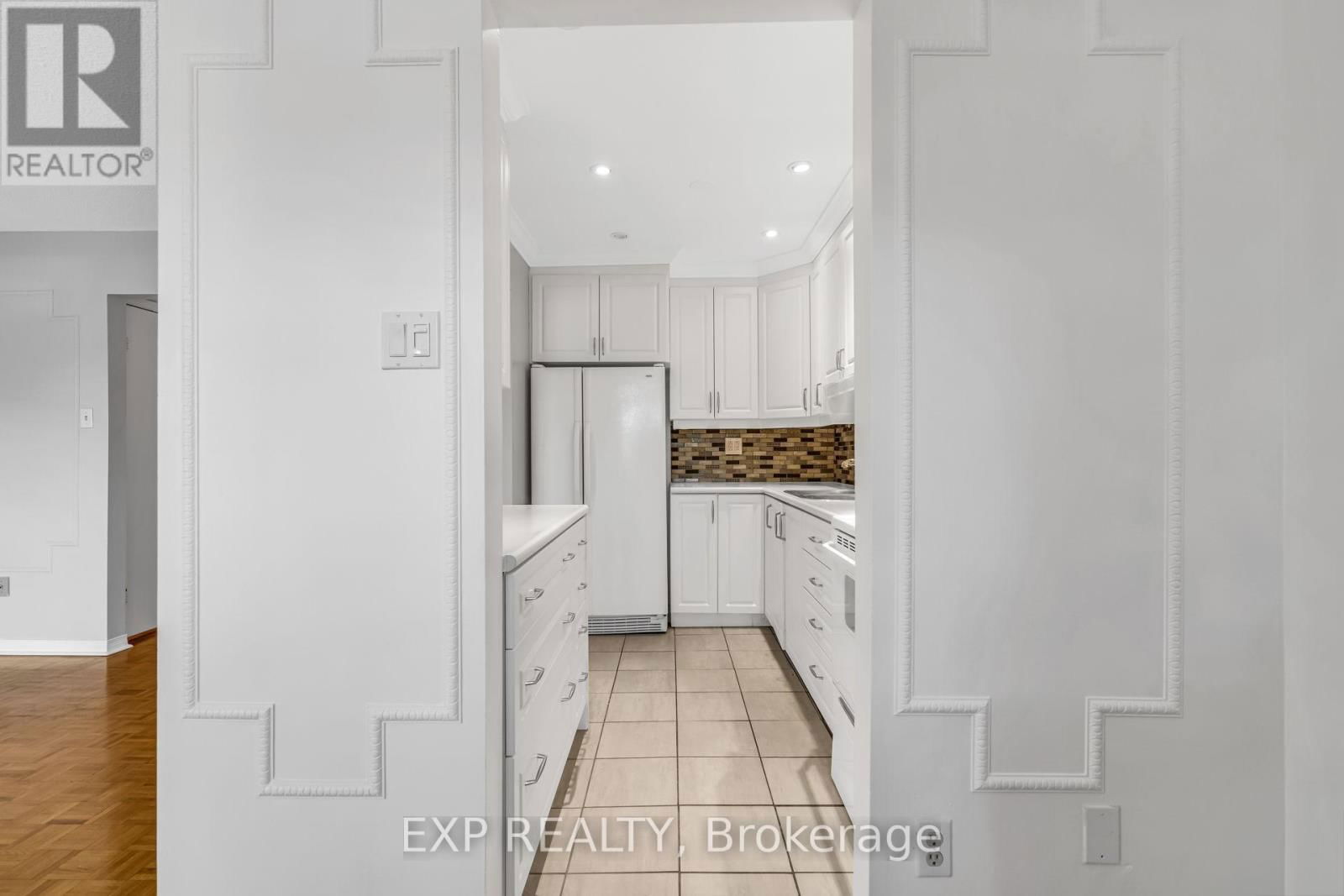 325 - 22 NILES WAY Image 23