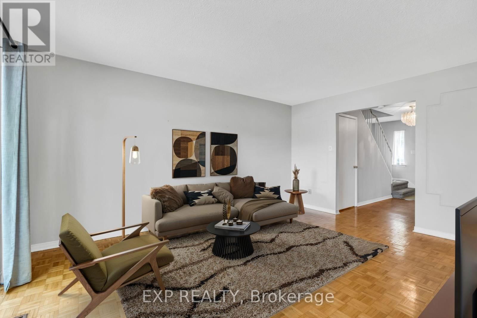 325 - 22 NILES WAY Image 4