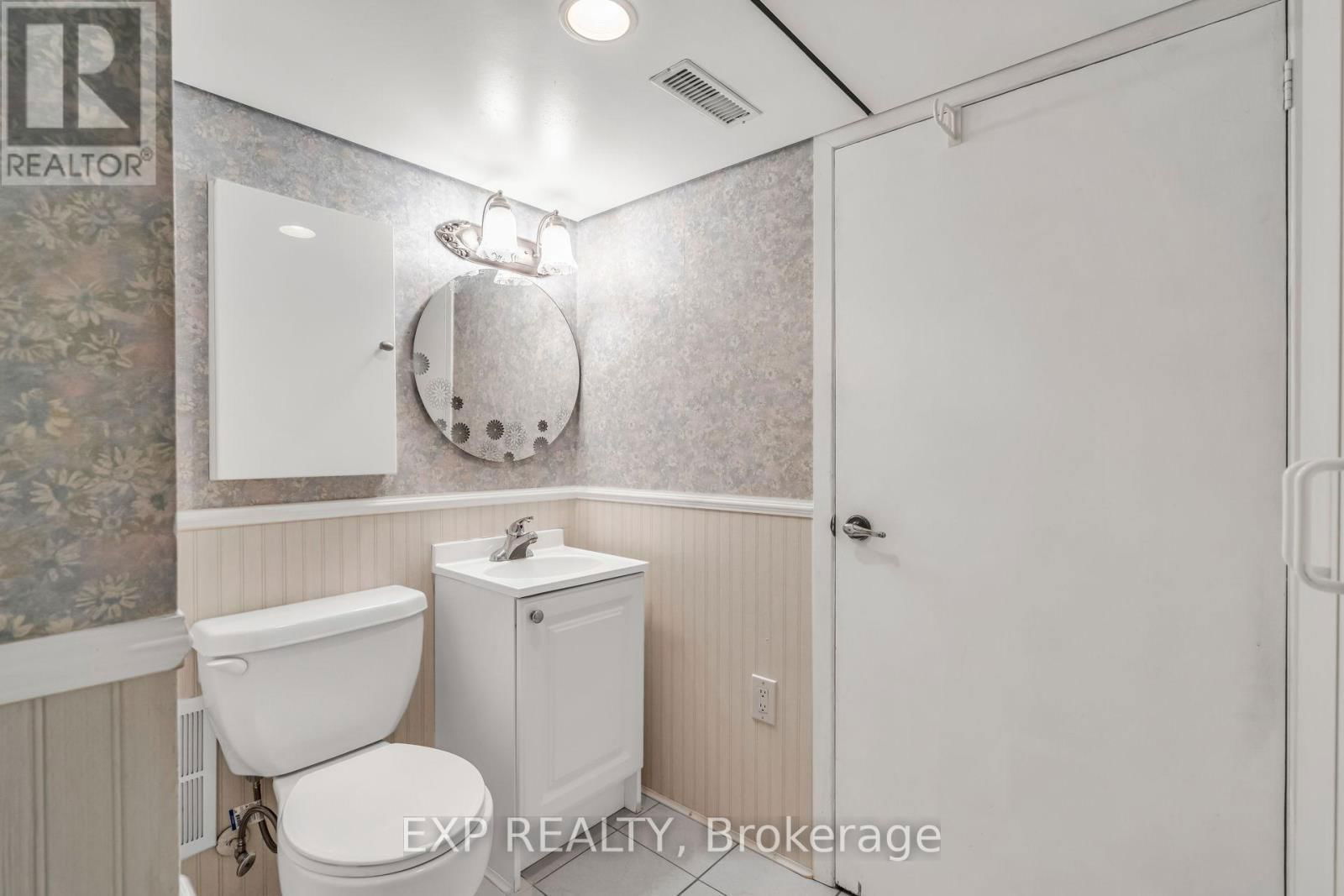 325 - 22 NILES WAY Image 42