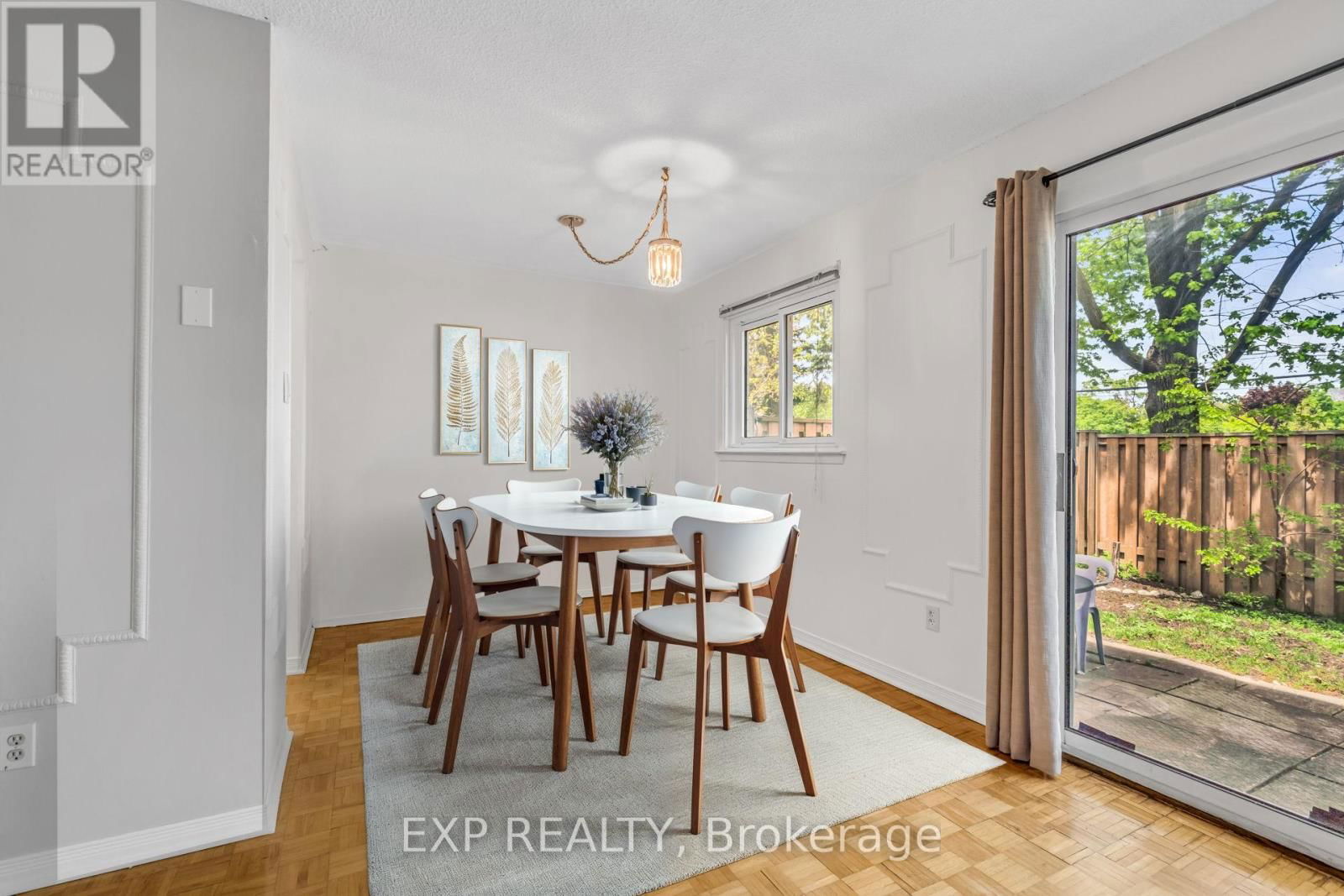 325 - 22 NILES WAY Image 5