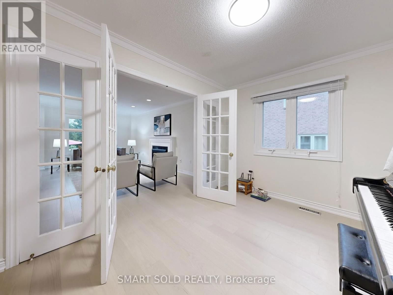 967 COMFORT LANE Image 11