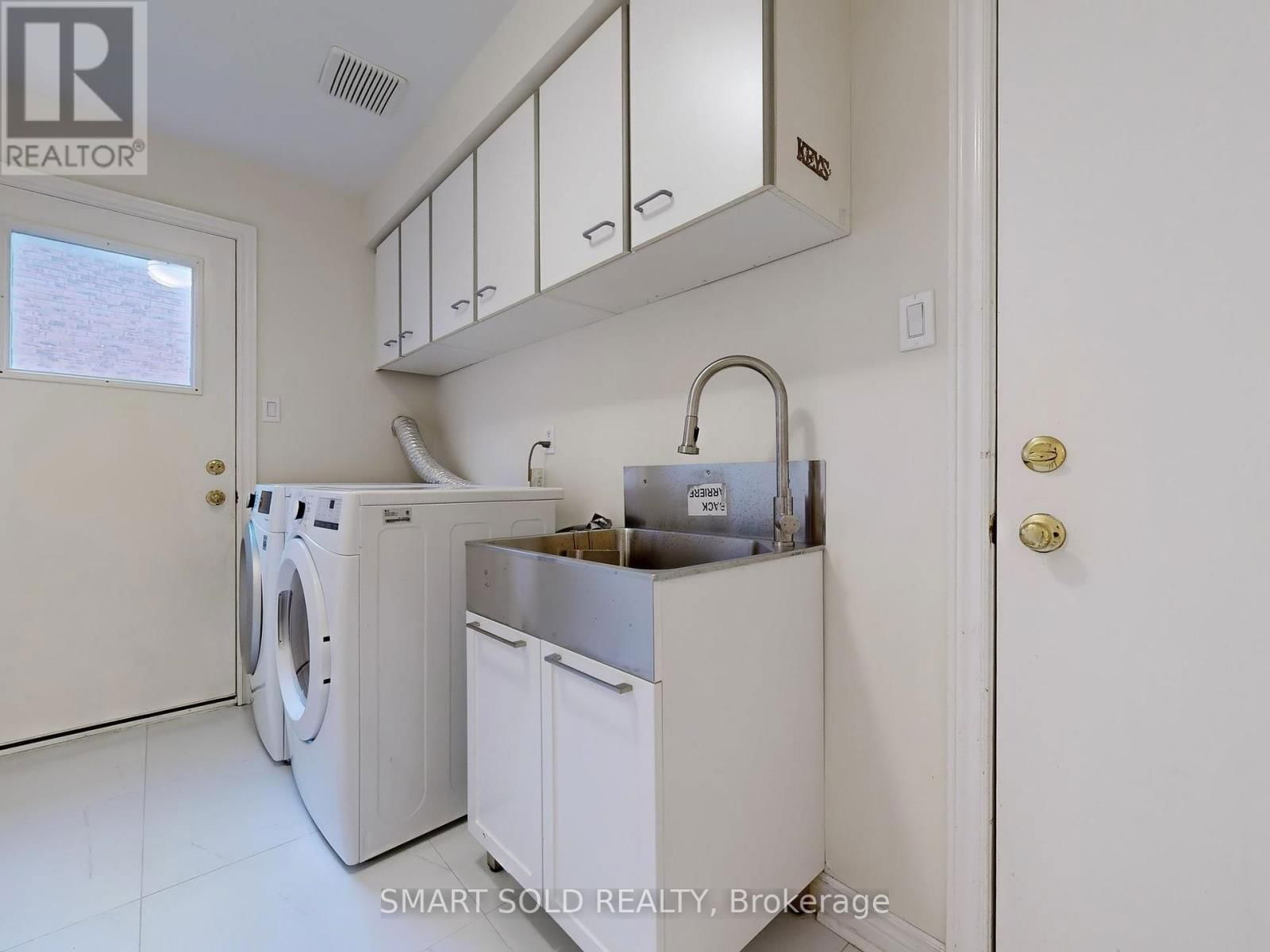 967 COMFORT LANE Image 32