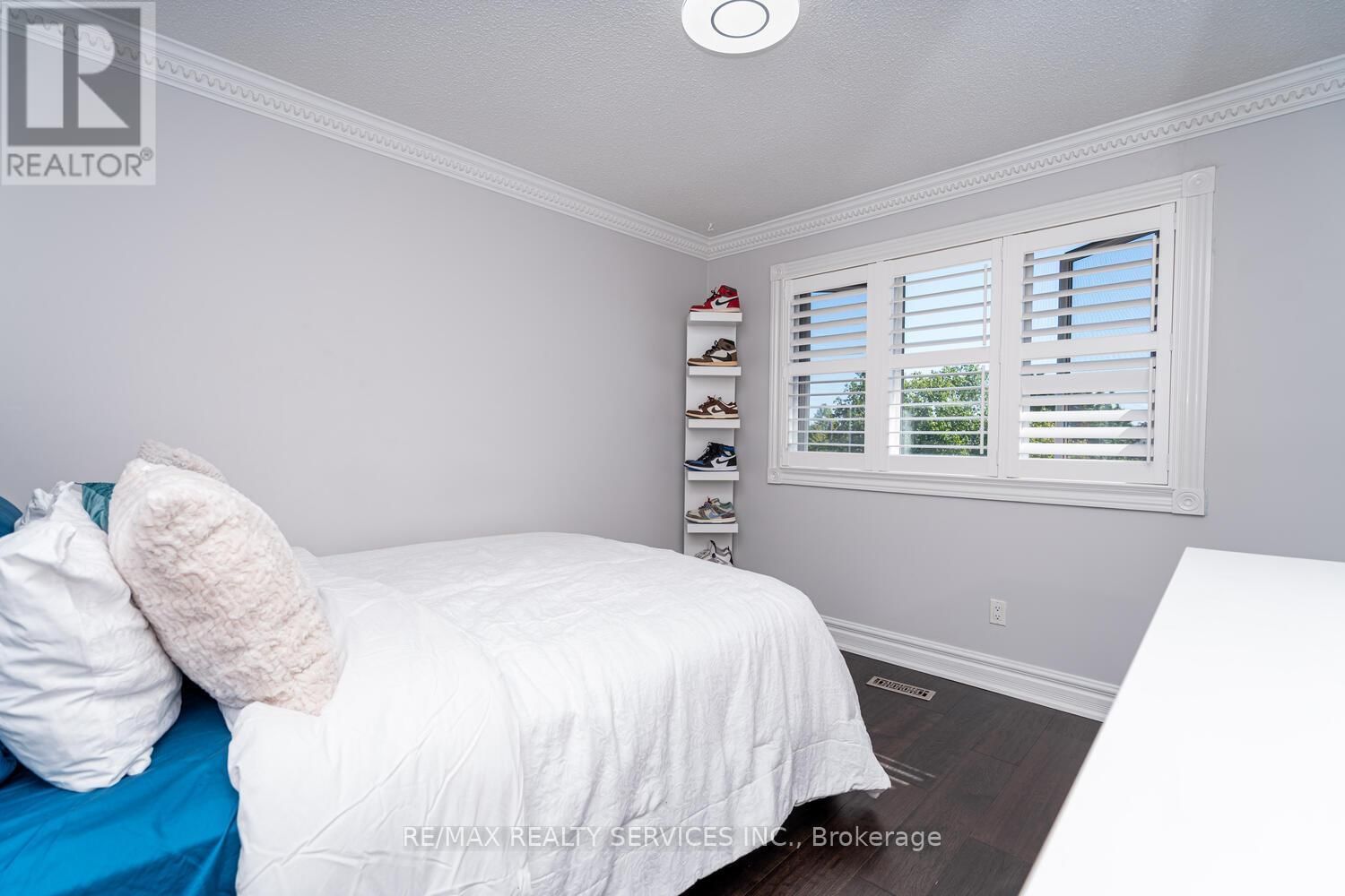10 GOLD FINCH PLACE Image 37