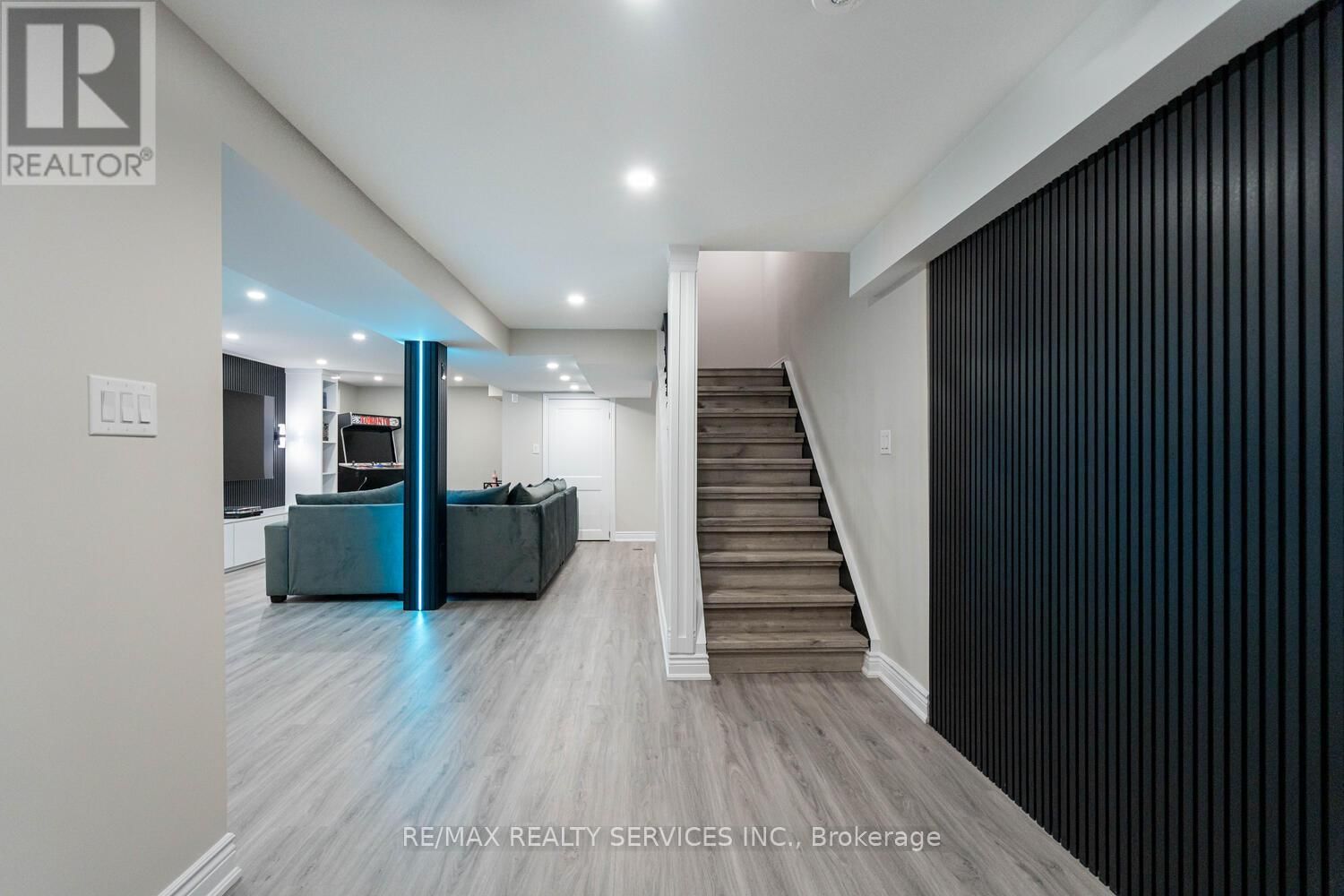 10 GOLD FINCH PLACE Image 38