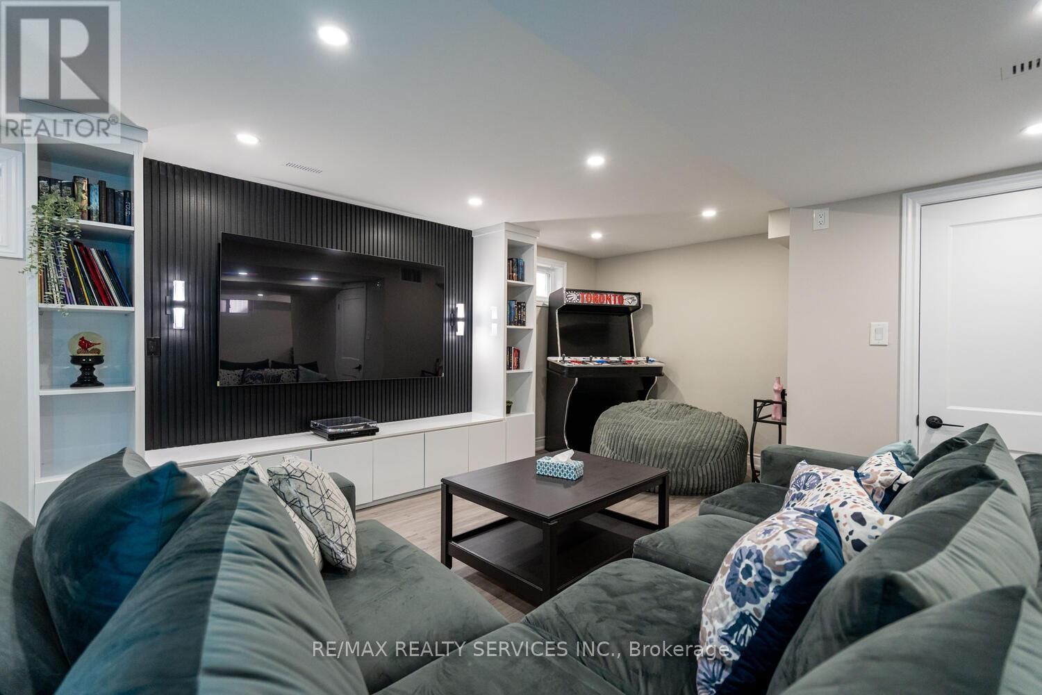 10 GOLD FINCH PLACE Image 40