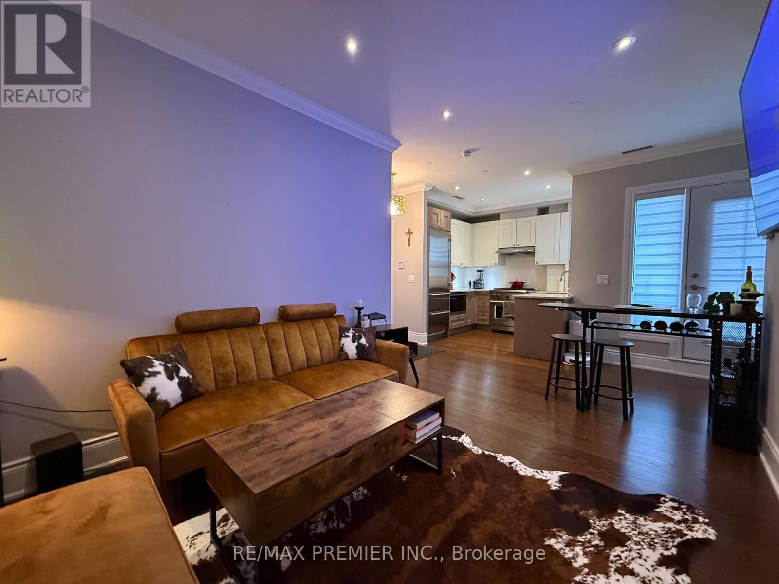 212 - 10360 ISLINGTON AVENUE Image 6