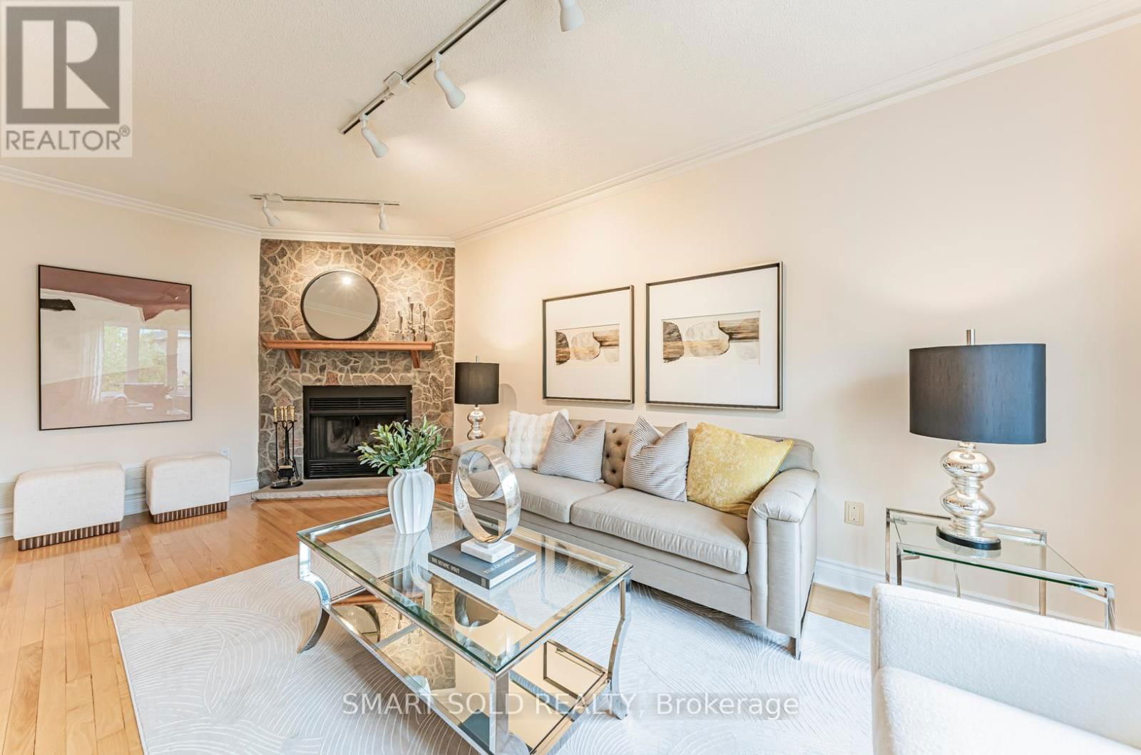 141 LARRATT LANE Image 13