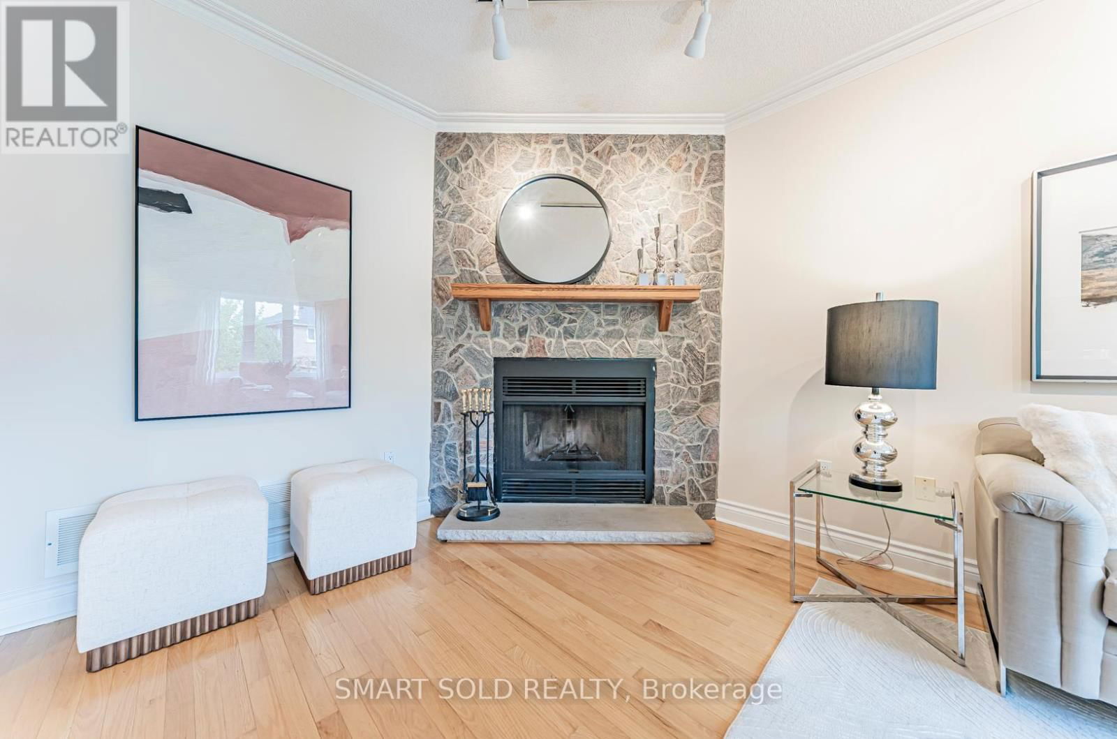 141 LARRATT LANE Image 16
