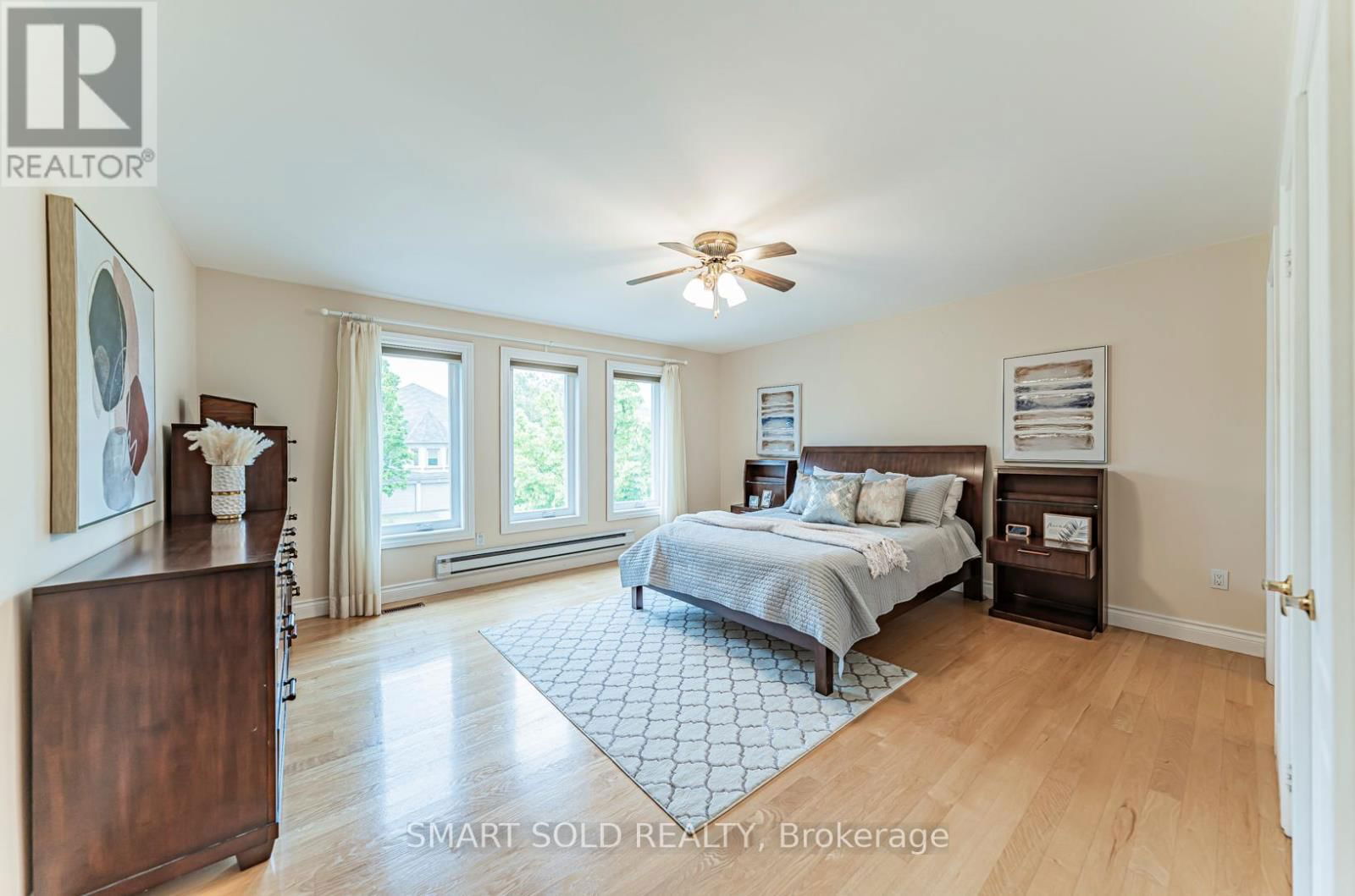 141 LARRATT LANE Image 32