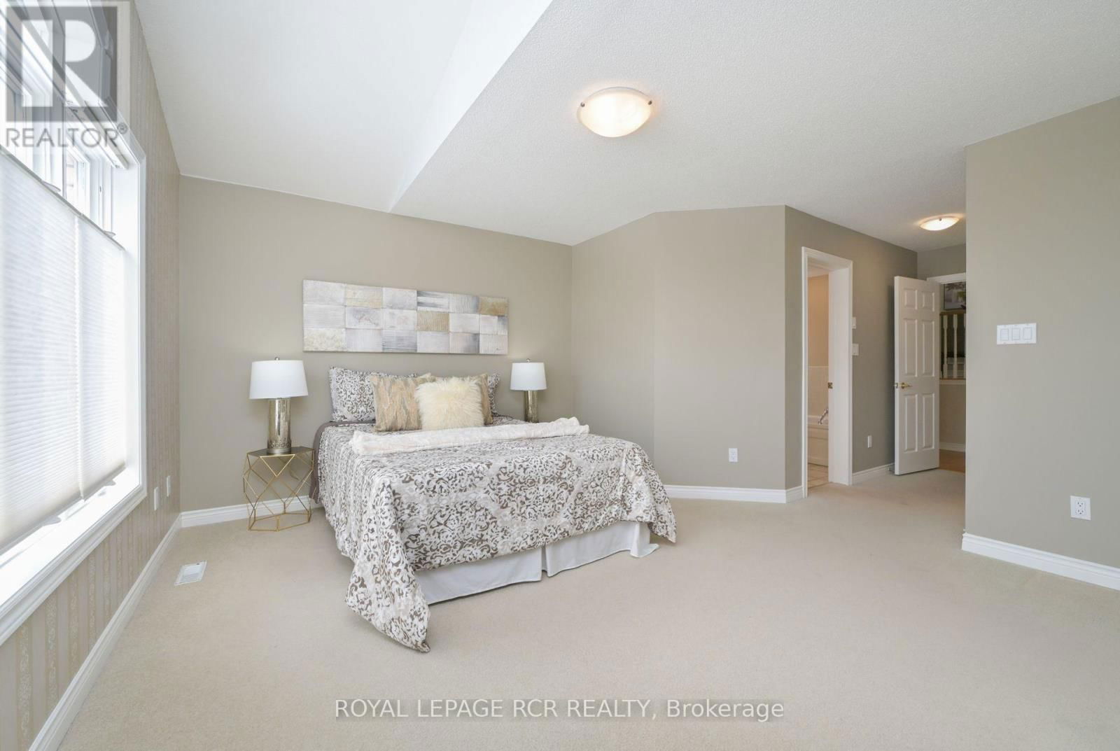 46 SUNSET BOULEVARD Image 14
