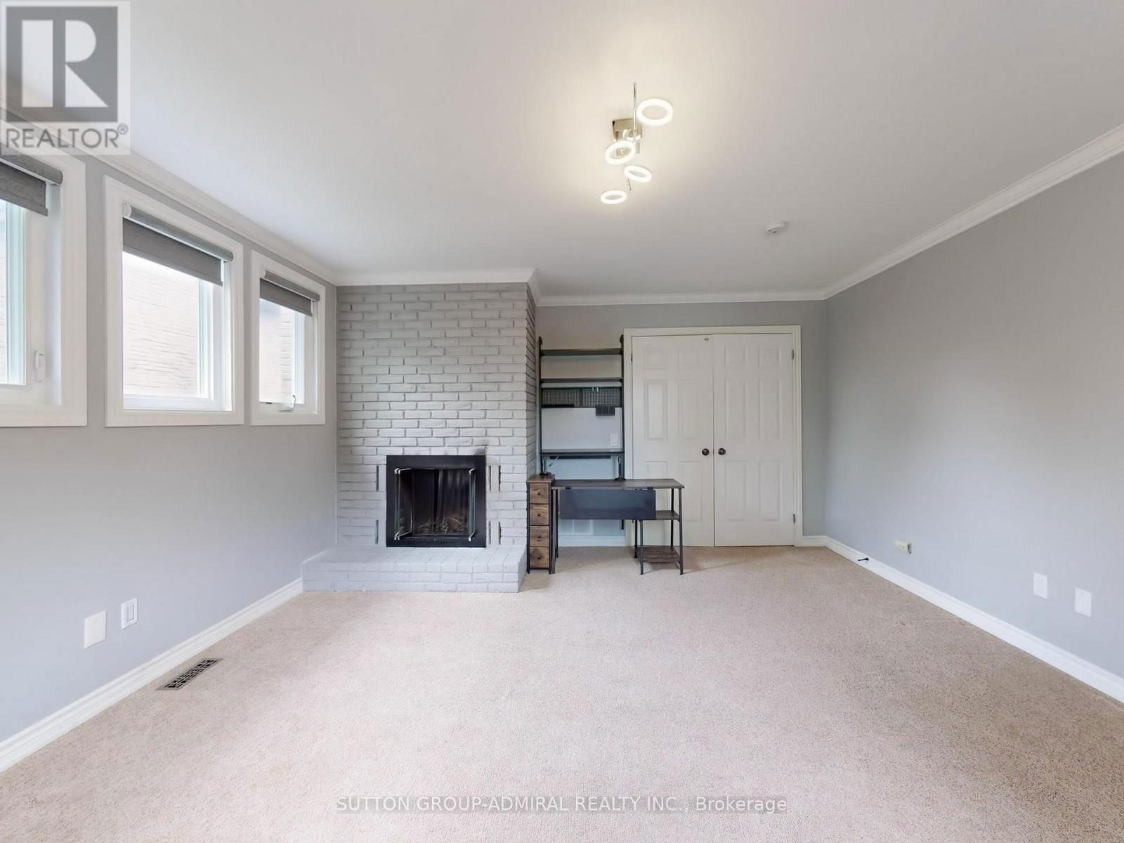57 PETER ANDREW CRESCENT Image 25