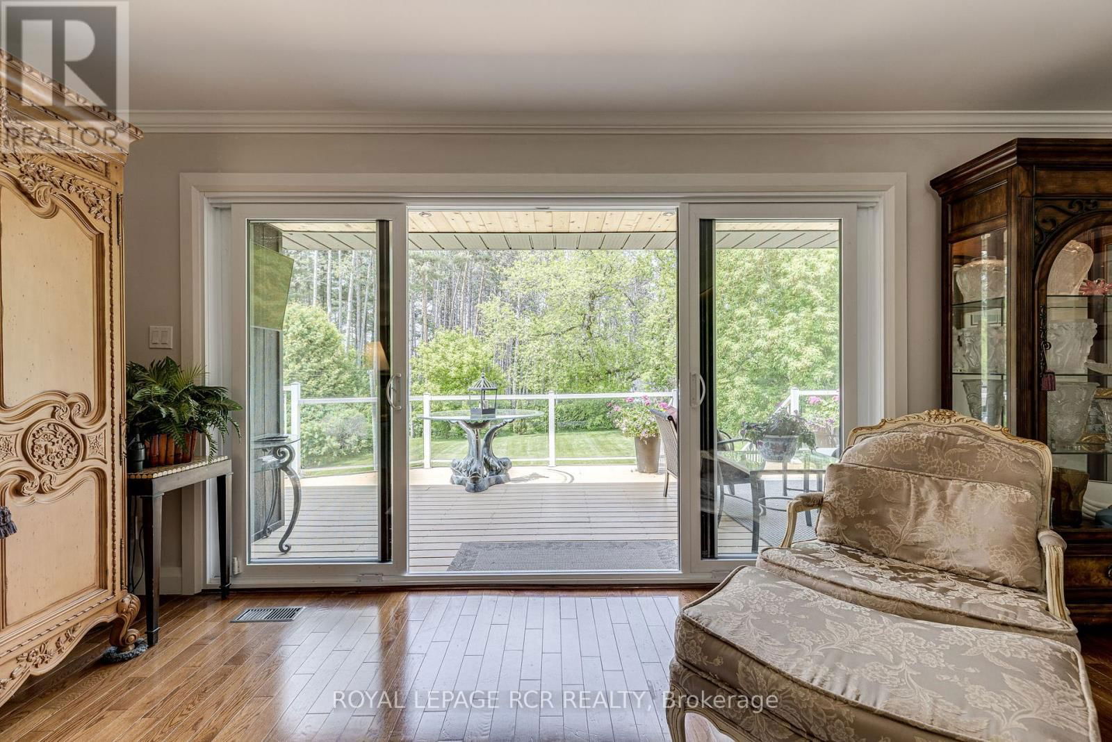 1 LORMIK DRIVE Image 11