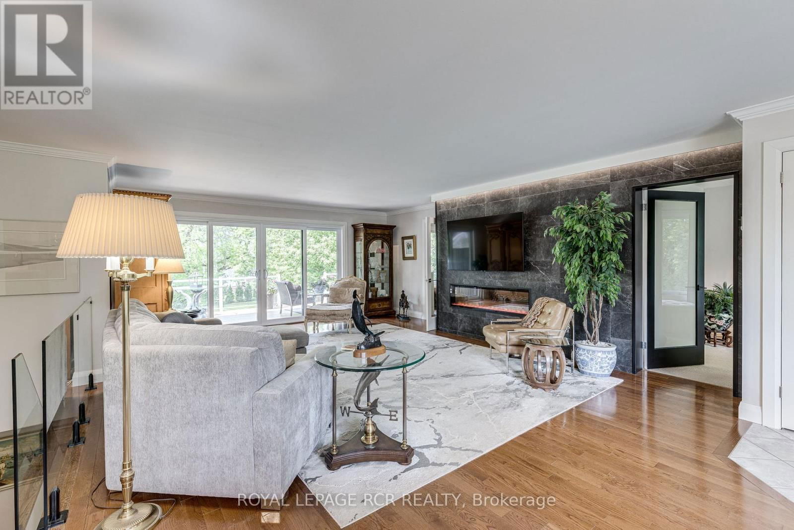 1 LORMIK DRIVE Image 12