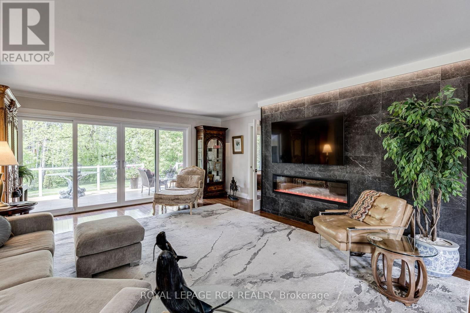 1 LORMIK DRIVE Image 14