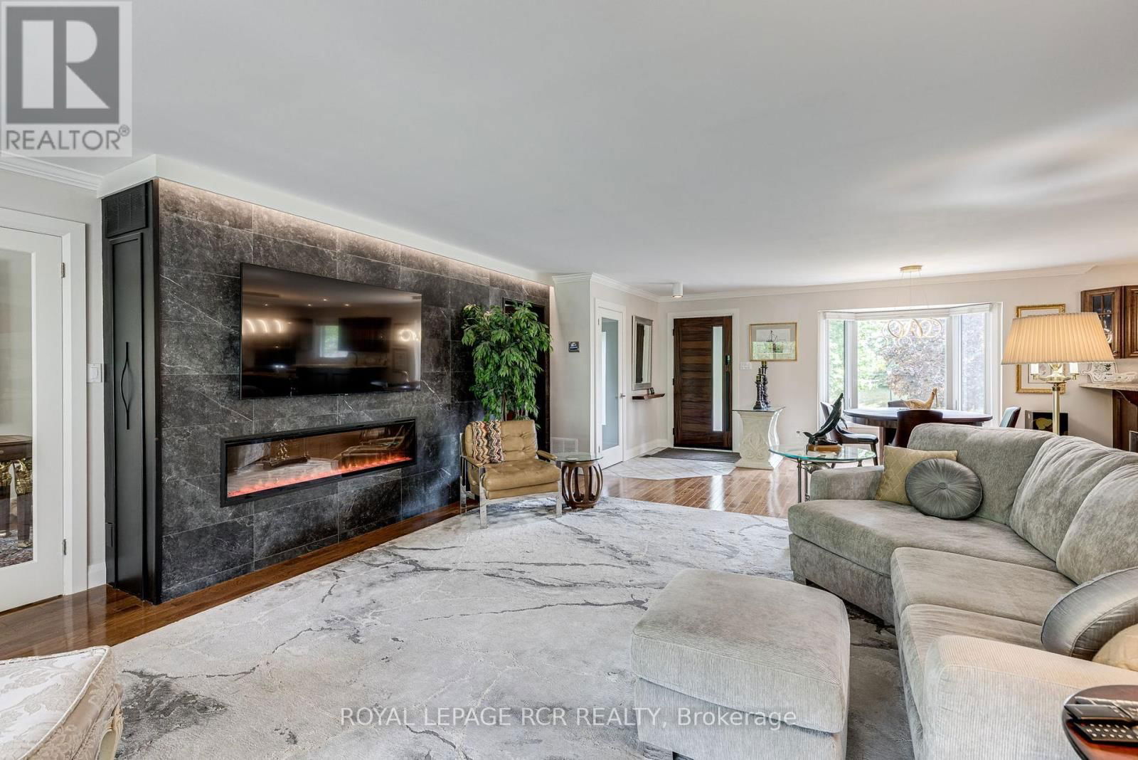 1 LORMIK DRIVE Image 15