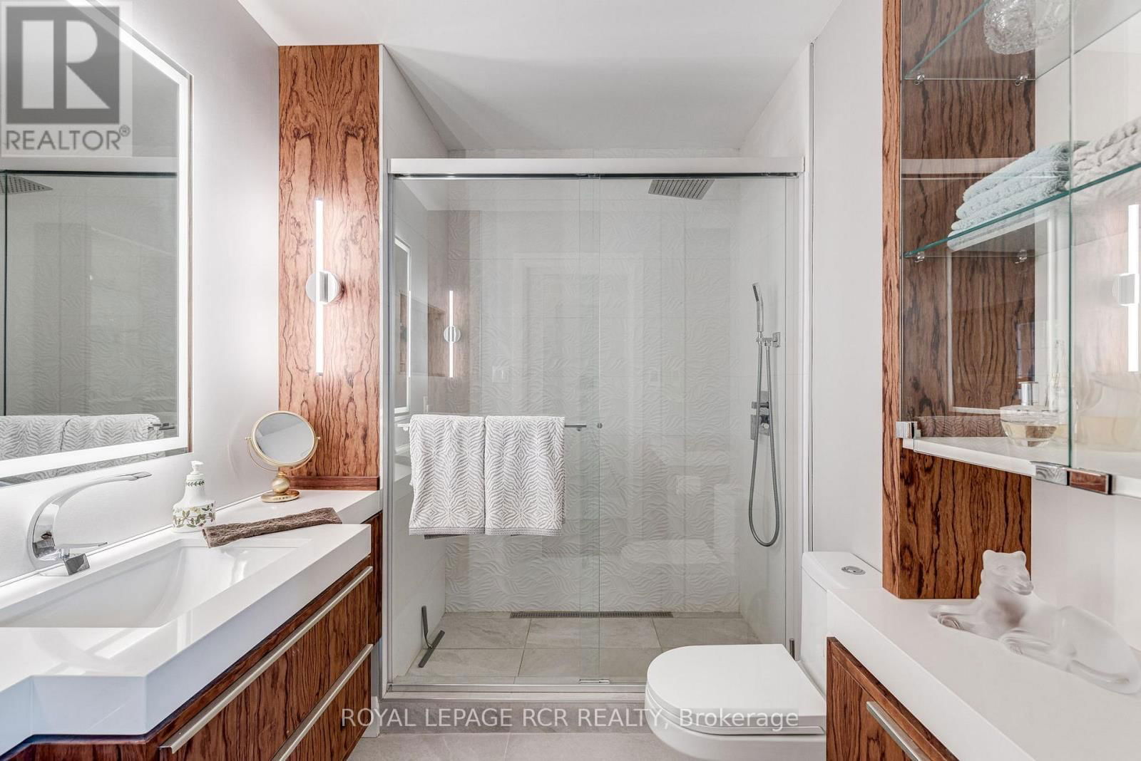 1 LORMIK DRIVE Image 22