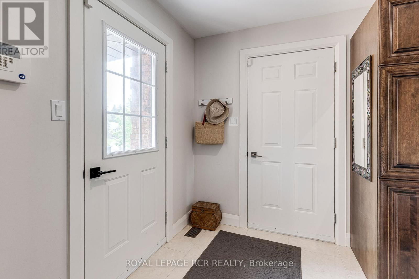 1 LORMIK DRIVE Image 23