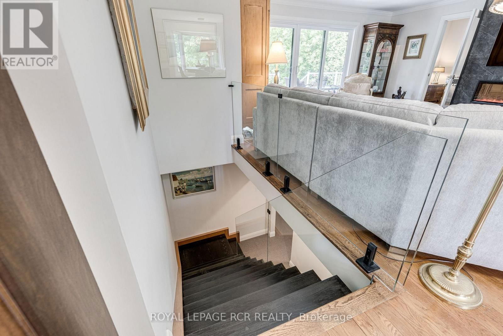 1 LORMIK DRIVE Image 26