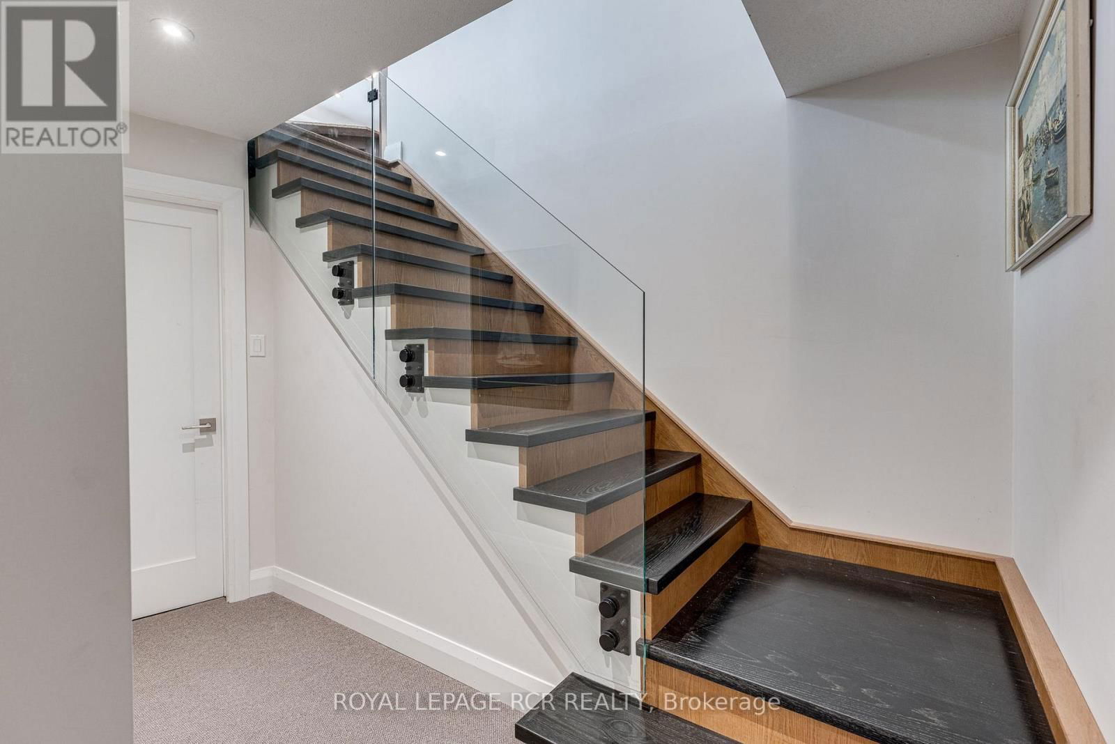 1 LORMIK DRIVE Image 27