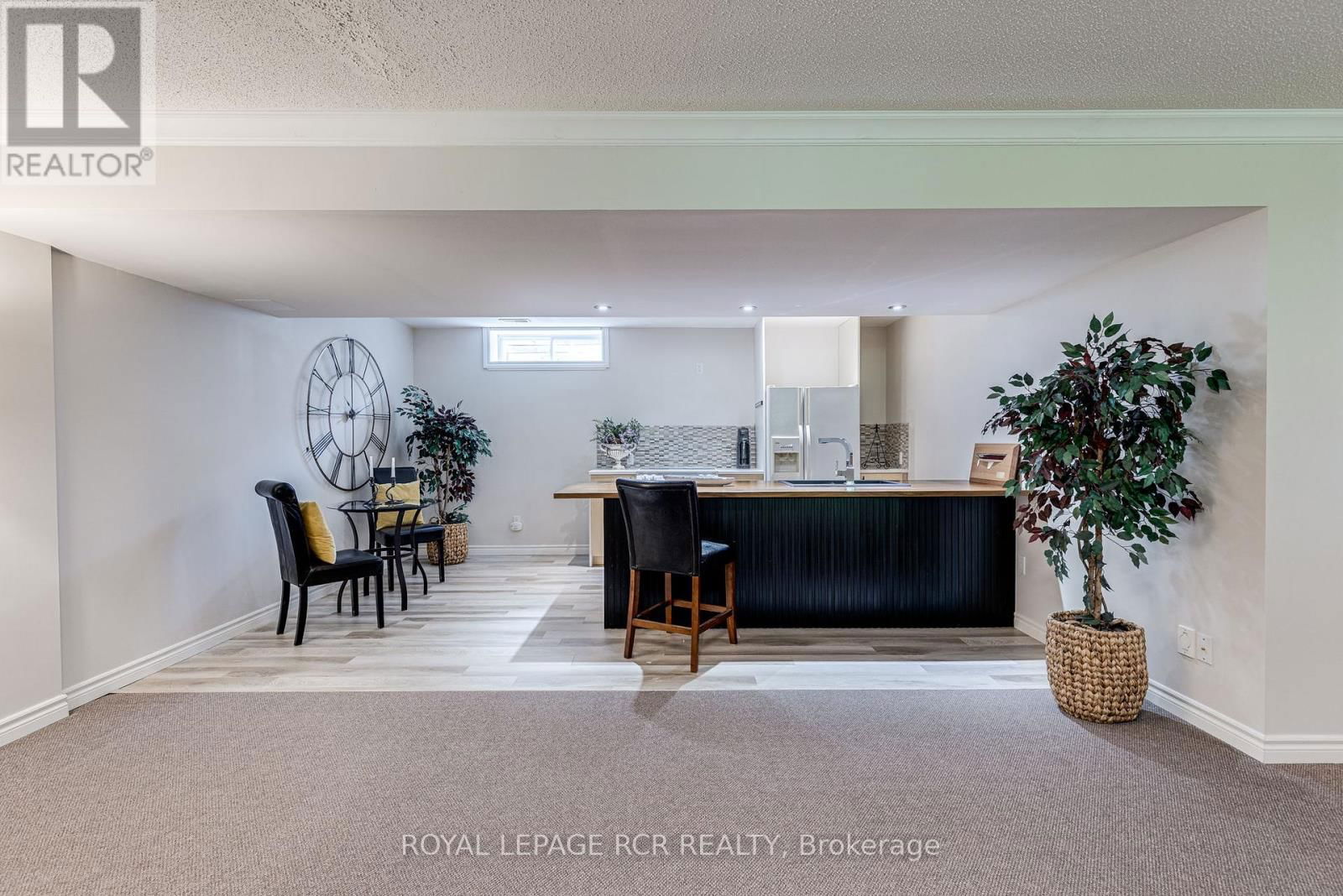 1 LORMIK DRIVE Image 29