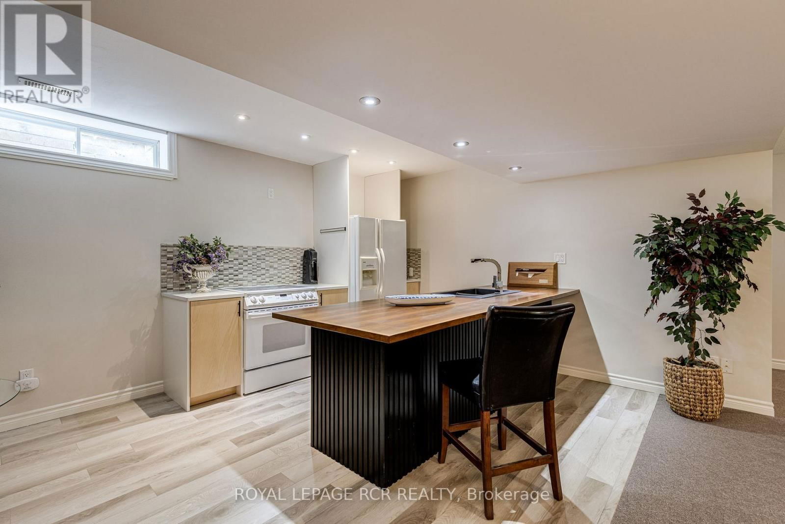 1 LORMIK DRIVE Image 30