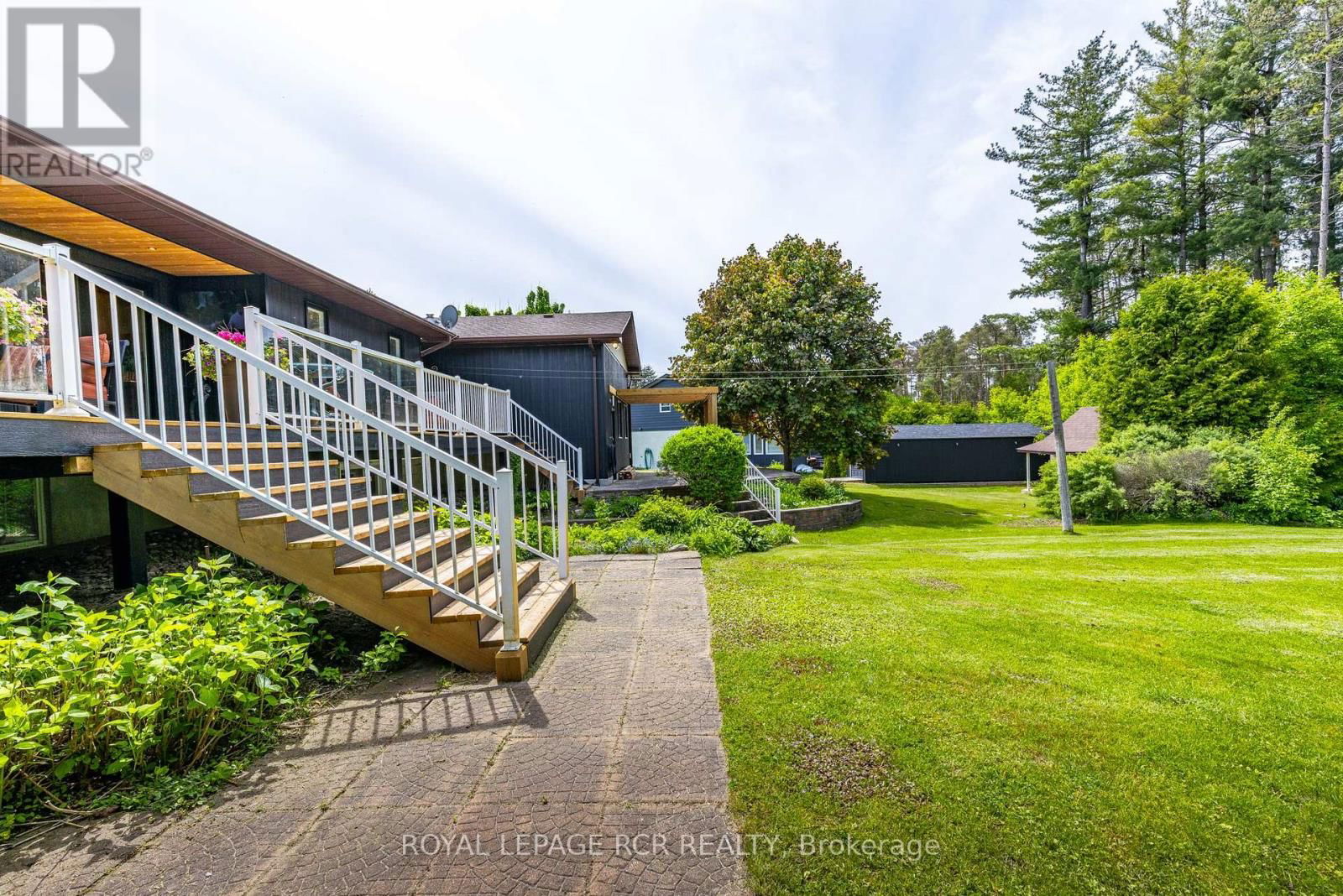 1 LORMIK DRIVE Image 40