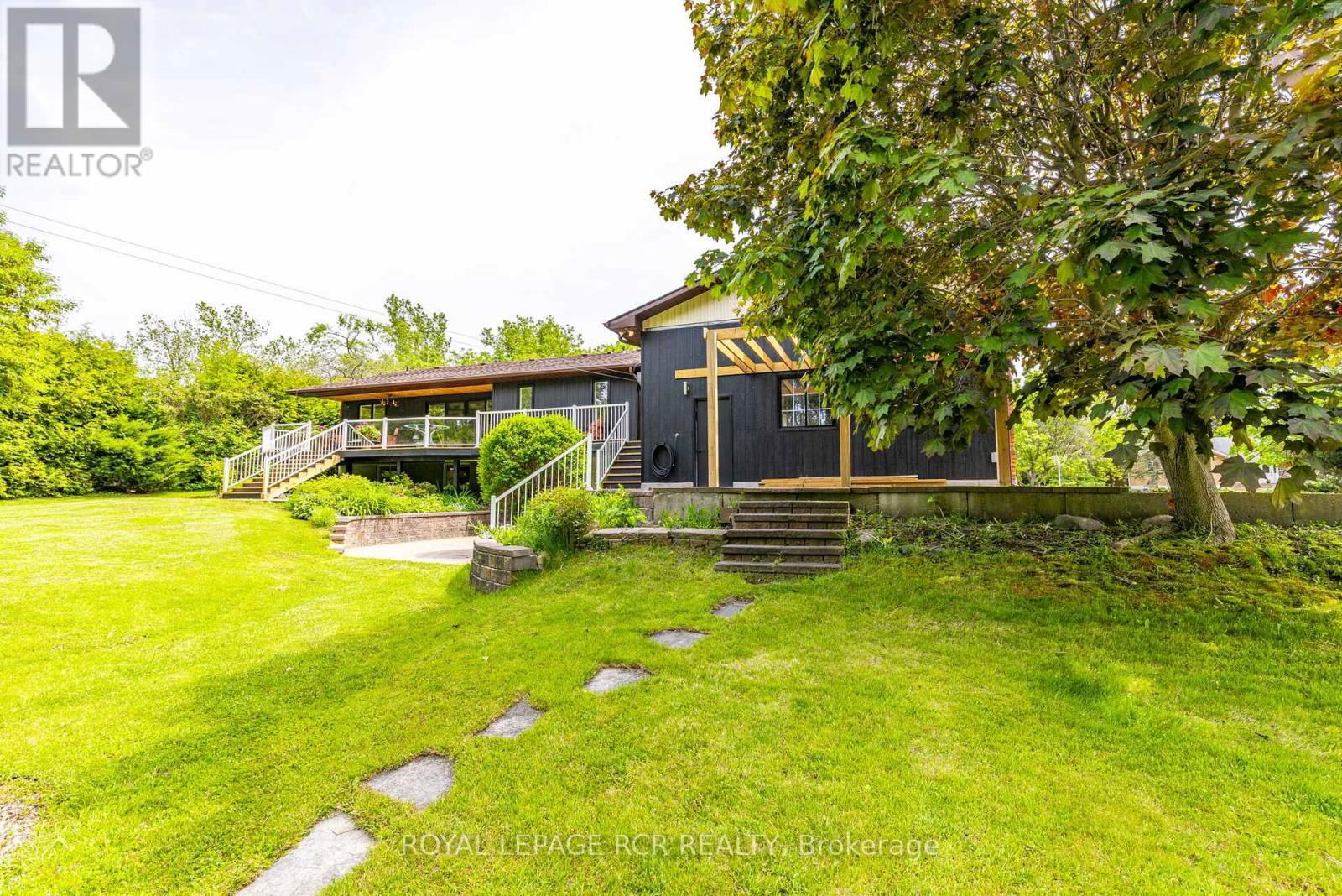 1 LORMIK DRIVE Image 43