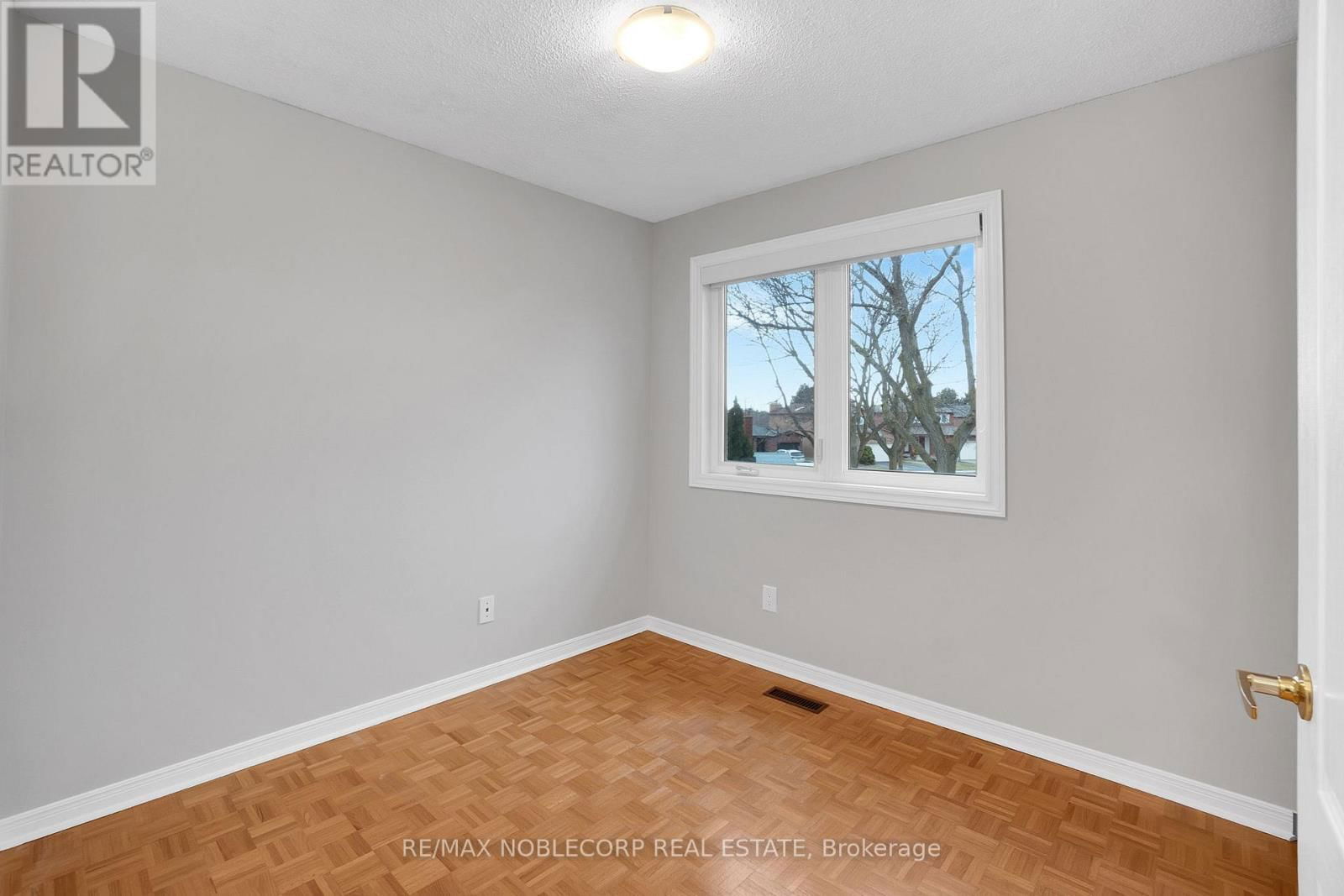 5 MATT COURT Image 19