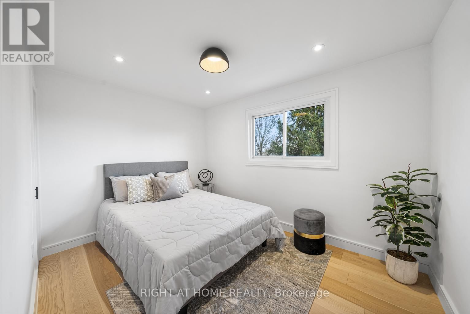 93 PEMBERTON ROAD Image 23