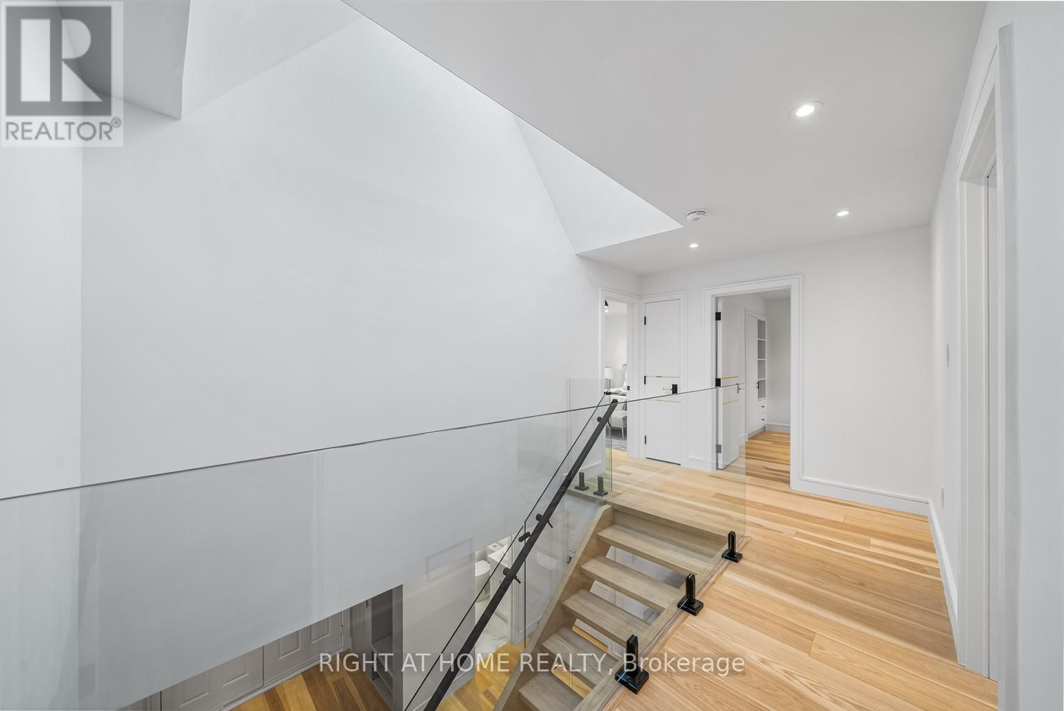 93 PEMBERTON ROAD Image 24