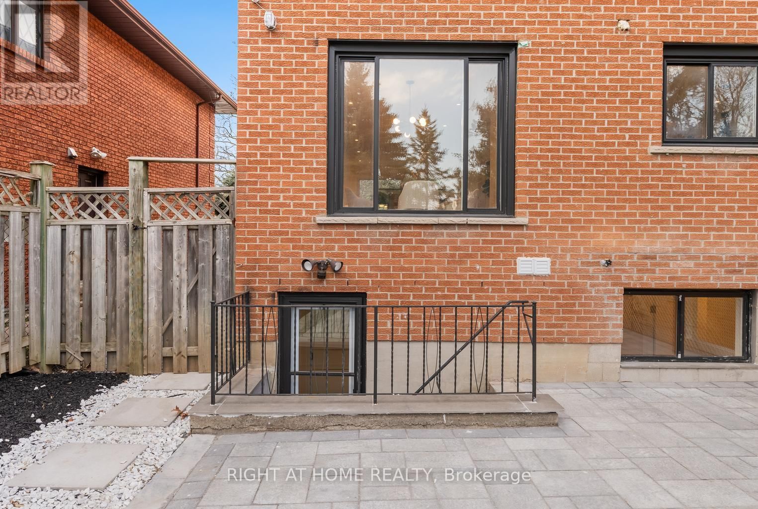 93 PEMBERTON ROAD Image 43