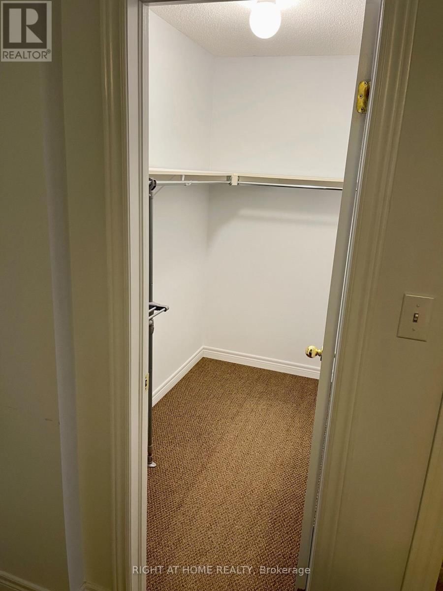A - 2933 BUR OAK AVENUE Image 13