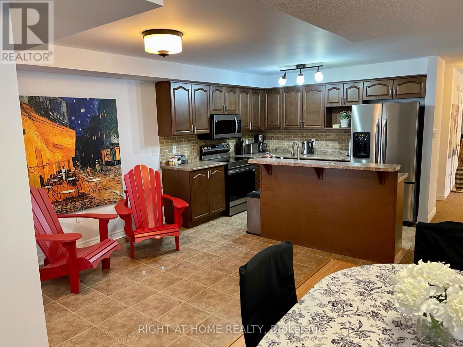 A - 2933 BUR OAK AVENUE Image 5