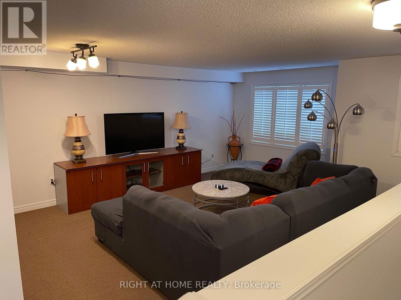A - 2933 BUR OAK AVENUE Image 7